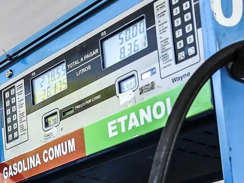 Gasolina mais barata? O impacto real dos 32% de etanol no bolso do motorista