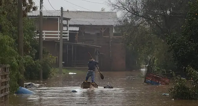 Temporal de granizo deixa mortos e atinge 33 cidades no Rio Grande do Sul