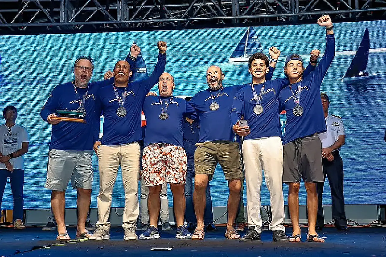 Professor da rede pública de Guarujá vence a prestigiada Semana de Vela de Ilhabela