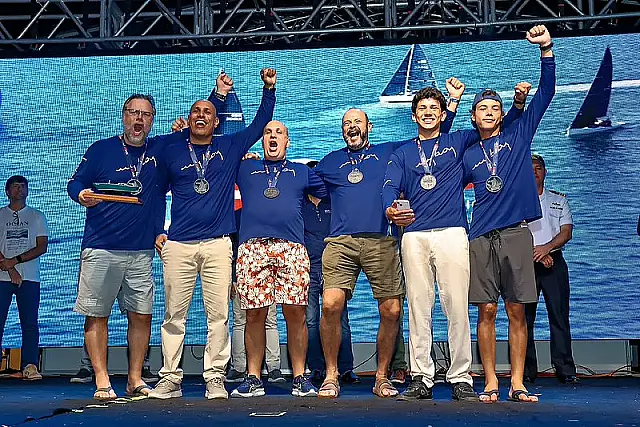 Professor da rede pública de Guarujá vence a prestigiada Semana de Vela de Ilhabela