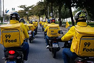 Entregadores da 99Food na Baixada Santista faturam acima da média nacional