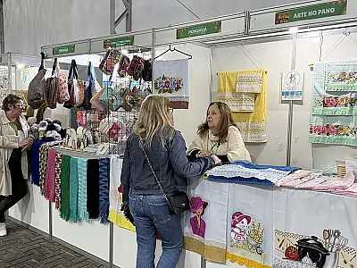 Capacitação do Sebrae preparou microempreendedores para atuar na praça de alimentação do Festão na Praia em Mongaguá (SP).