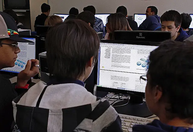 BEEM: Ensino Técnico Emprega Mais de 1,1 Mil Estudantes na Baixada Santista