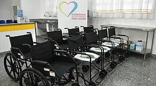Arrecadação de lacres de alumínio e tampinhas plásticas no Fundo Social de Solidariedade de Praia Grande viabiliza a compra de cadeiras de rodas.