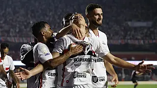 São Paulo bate Bragantino por 2 a 1 e respira no Brasileirão após jejum incômodo