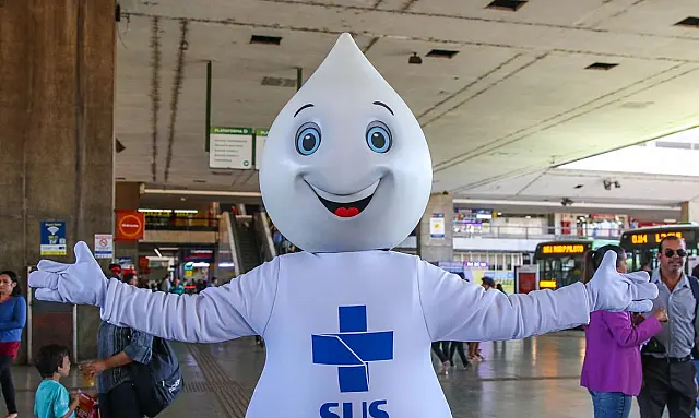 Dia D de vacinação mobiliza o país neste sábado; Santos tem sete pontos