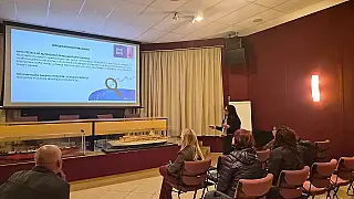 Fiscais da Anvisa e autoridades do Porto de Santos realizam triagem rigorosa em embarcações internacionais para prevenir riscos biológicos.
