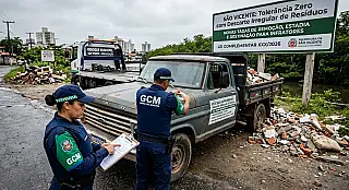 São Vicente aperta o cerco contra descarte ilegal de lixo e taxa veículos flagrados