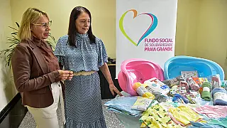 Fundo Social de Solidariedade de Praia Grande recebe doações de roupas para distribuição às famílias assistidas.