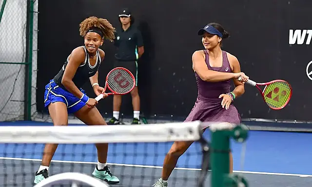 Naná Silva dá a volta por cima no SP Open e avança nas duplas com Victoria Barros