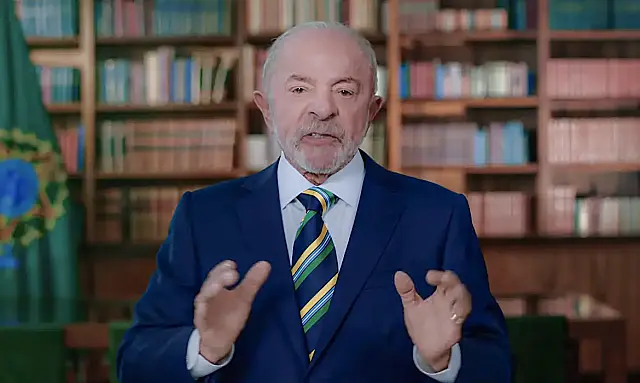 Presidente Lula durante pronunciamento oficial em rede nacional de rádio e televisão.