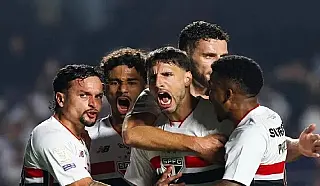 São Paulo vence o Internacional por 1 a 0 e ganha fôlego após queda na Sul-Americana