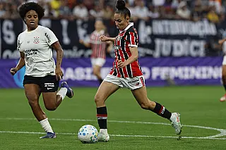 São Paulo vira sobre Corinthians em Itaquera e abre vantagem na final do Brasileiro feminino