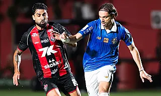 Vitória bate Grêmio no Barradão e respira aliviado contra o rebaixamento
