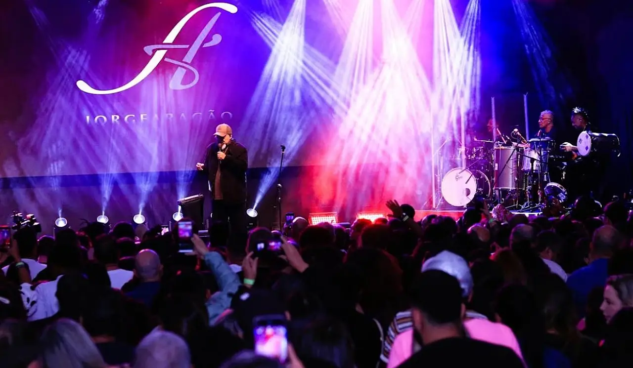 Santos antecipa Carnaval 2027 com show histórico de Jorge Aragão