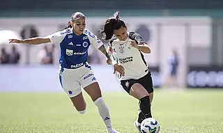 Corinthians bate Cruzeiro com gol no fim e fica perto da semifinal do Brasileiro Feminino