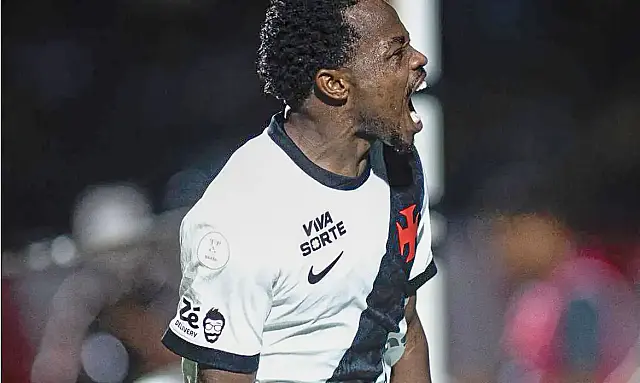 Vasco e Palmeiras vencem duelos tensos e reeditam clássico histórico na Copa do Brasil