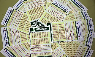 Mega-Sena acumula e prêmio sobe para R$ 75 milhões; veja dezenas sorteadas