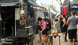 Mongaguá sedia Burning Fest com grandes assadores e agita turismo no feriado