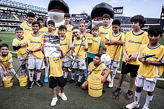 Santos FC e EcoFaxina promovem limpeza da praia do José Menino neste domingo