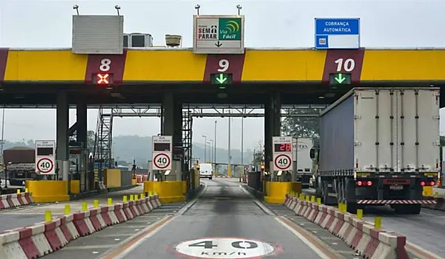 Fim do dinheiro no pedágio: cabines manuais somem e motoristas enfrentam nova realidade