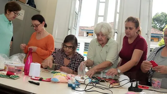Santos abre inscrições para cursos gratuitos de culinária, maquiagem e artesanato