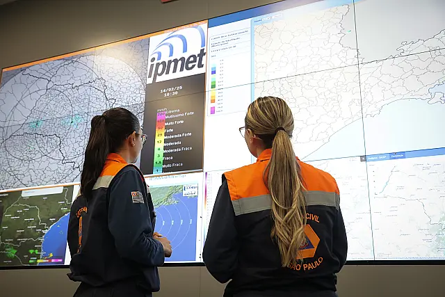 Defesa Civil de SP reforça monitoramento de enchentes e temporais com câmeras e mapas de risco em tempo real