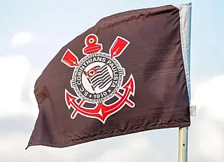 Corinthians e Caixa avançam em negociação de dívida de R$ 630 milhões e suspendem pagamentos da Arena