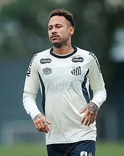 Neymar pode voltar ao time titular do Santos contra o Fluminense; veja o que muda