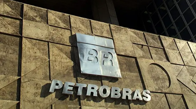 Petrobras e Vale avançam no exterior após primeiro turno e reação do mercado