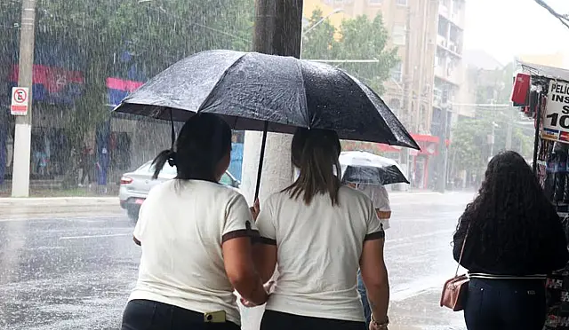 A previsão do tempo para a Baixada Santista indica pancadas de chuva e trovoadas até sexta feira (16), com possibilidade de temporal.