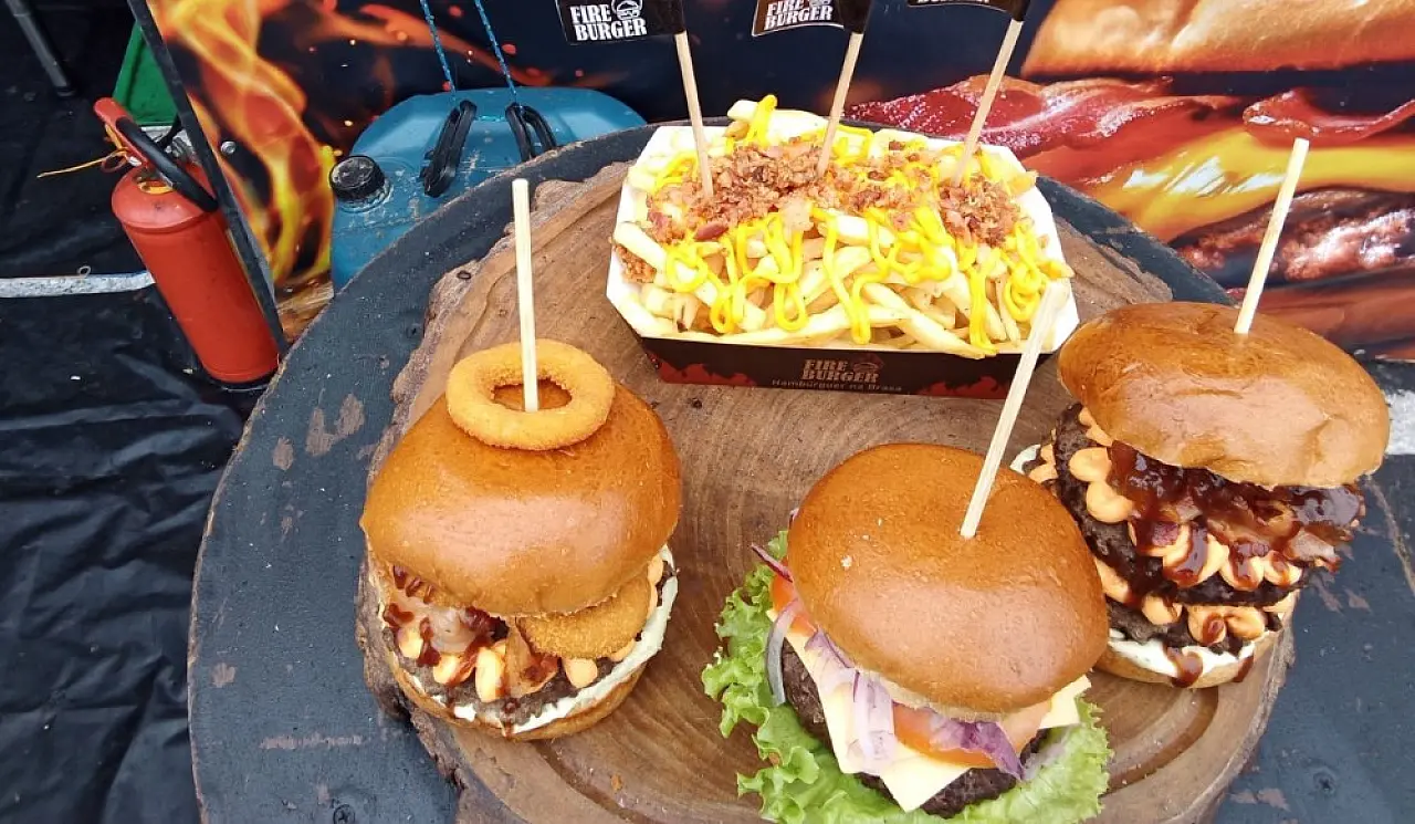 Santos recebe festival com morango, hambúrguer e chope