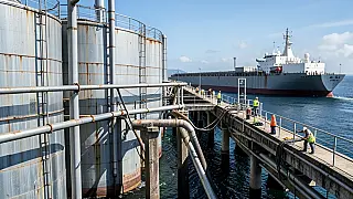 Terminais de granéis líquidos conectam Porto de Santos ao abastecimento e à indústria